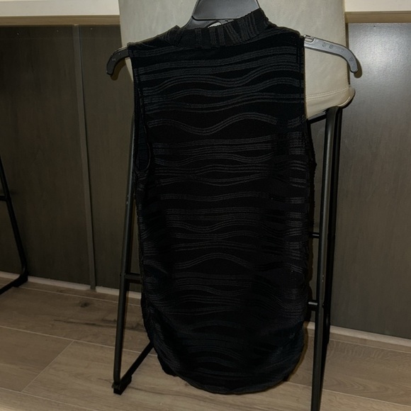 The limited black top- size small - Picture 2 of 3